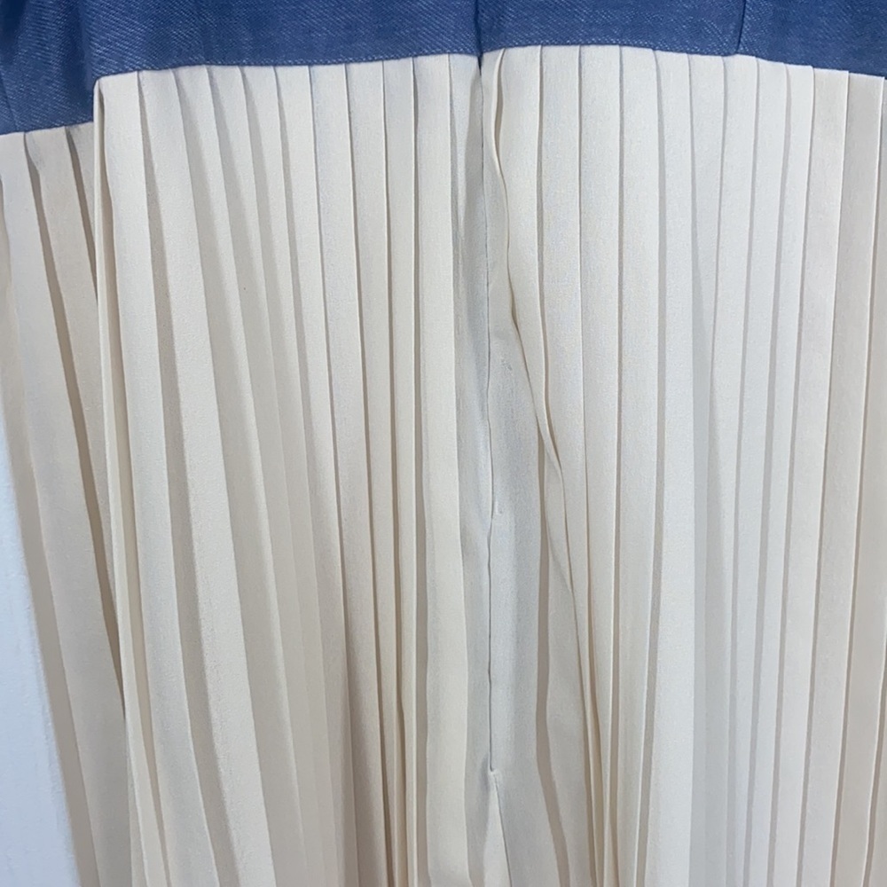 Pink Martini - Soft Chambray and Cream Pleated MIDI Dress Size Medium - Picture 9 of 11